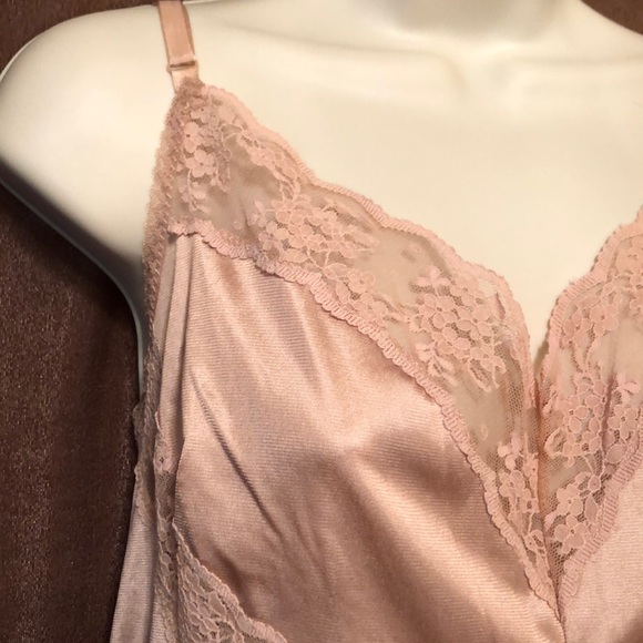 Formfit a cut above Nylon Full Slip - Picture 1 of 5